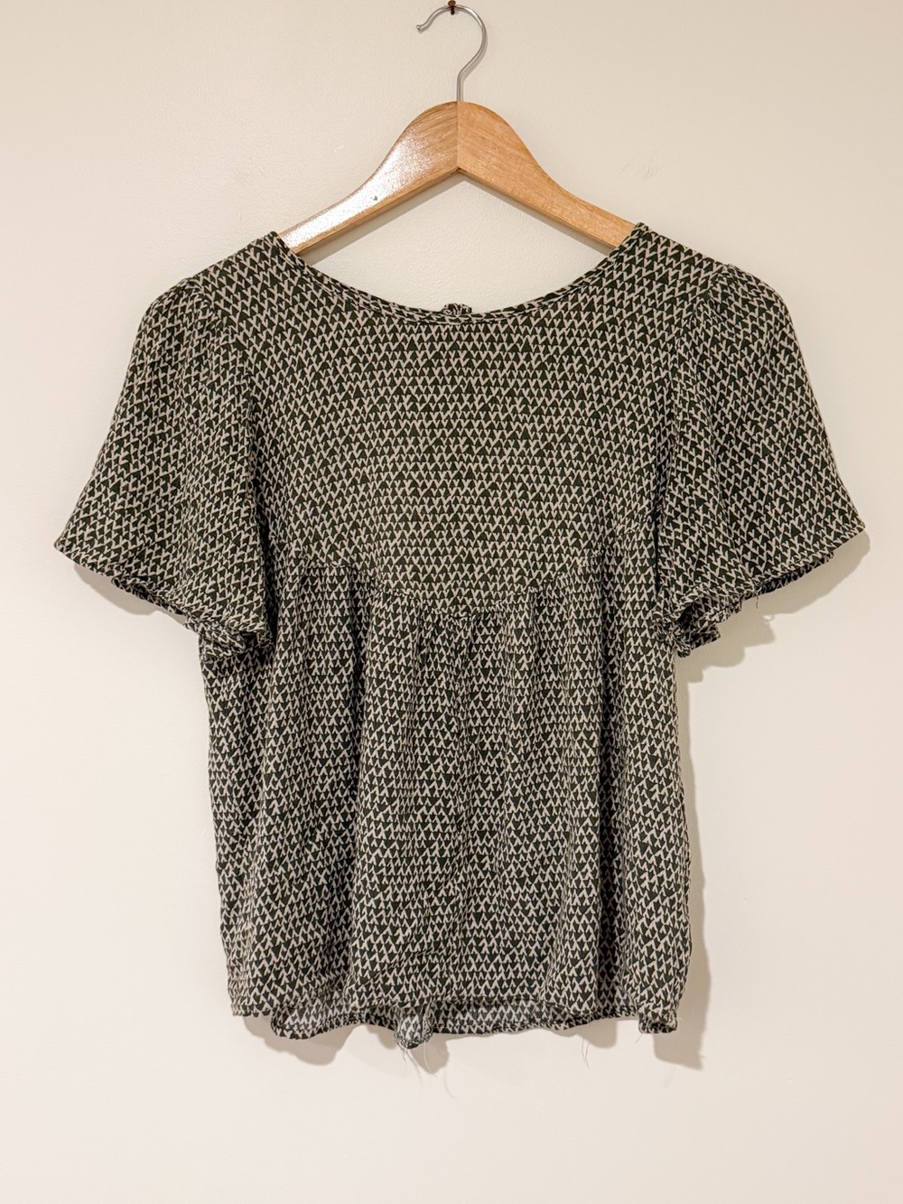 Pulse Green and White Patterned Short Sleeve Peplum Blouse